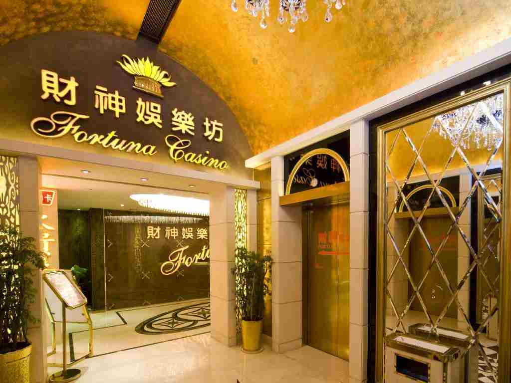 Fortuna Hotel có sòng bài đẳng cấp nhất tại khu vực